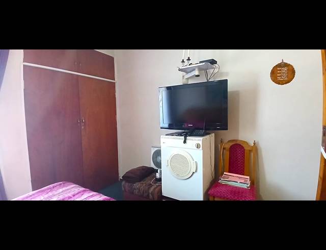 2 BEDROOM APARTMENT FOR SALE IN VEREENIGING CENTRAL